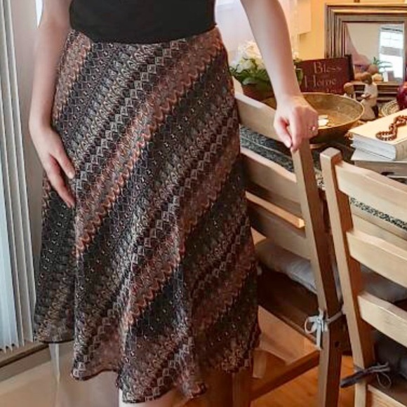 NYCC Flowy pattern midi skirt size S - Picture 2 of 9